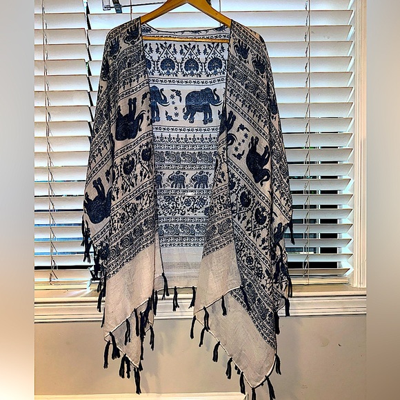 Three Birds Nest - Elephant Poncho - Picture 2 of 4